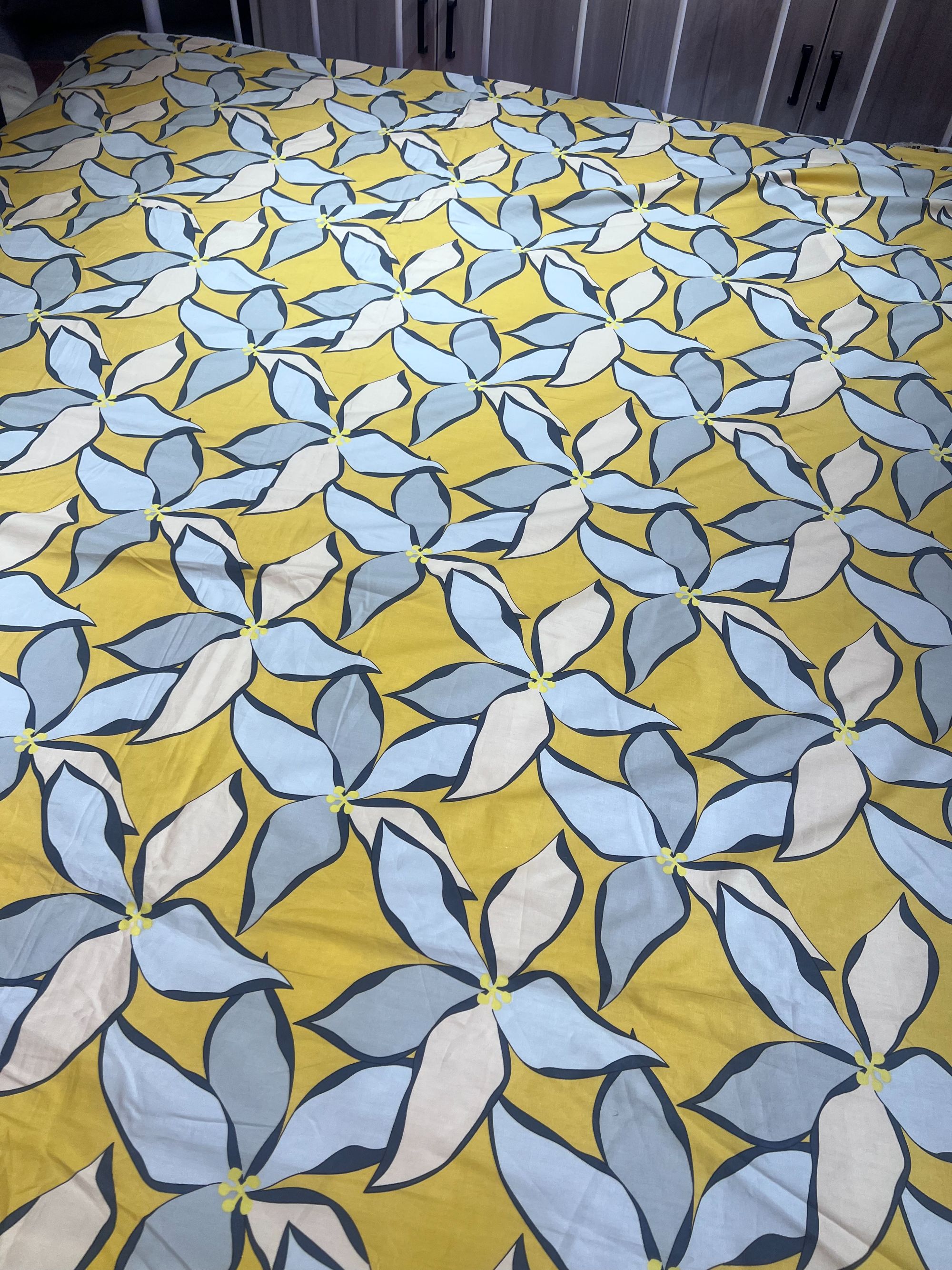 黄色石头花纯棉斜纹布床单