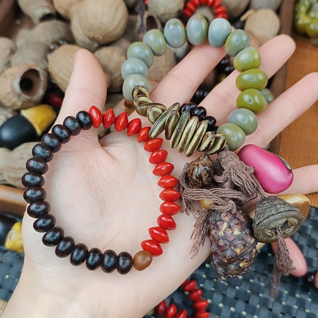 刘***妮月亮菩提手串一款一物不退换