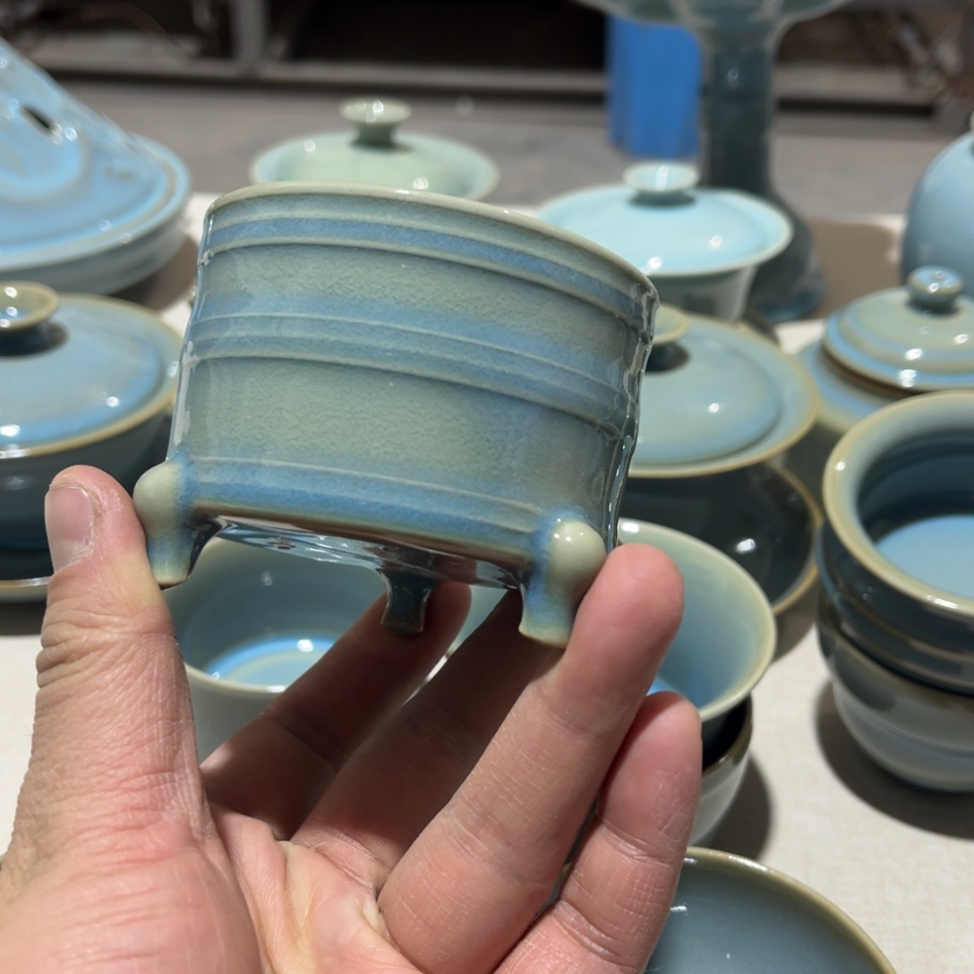 【闪购商品】三足杯手工天蓝汝瓷