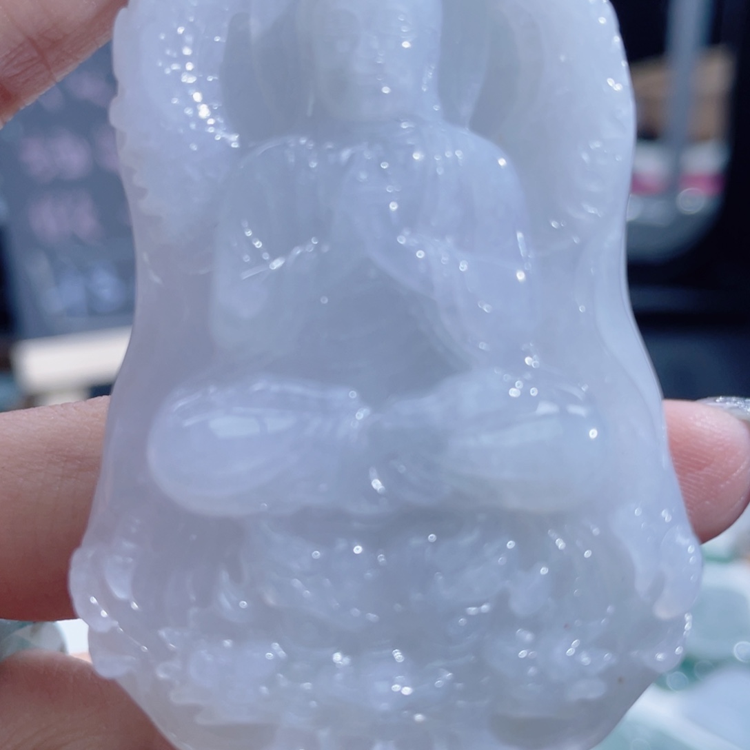 翡翠未镶嵌颈饰大日