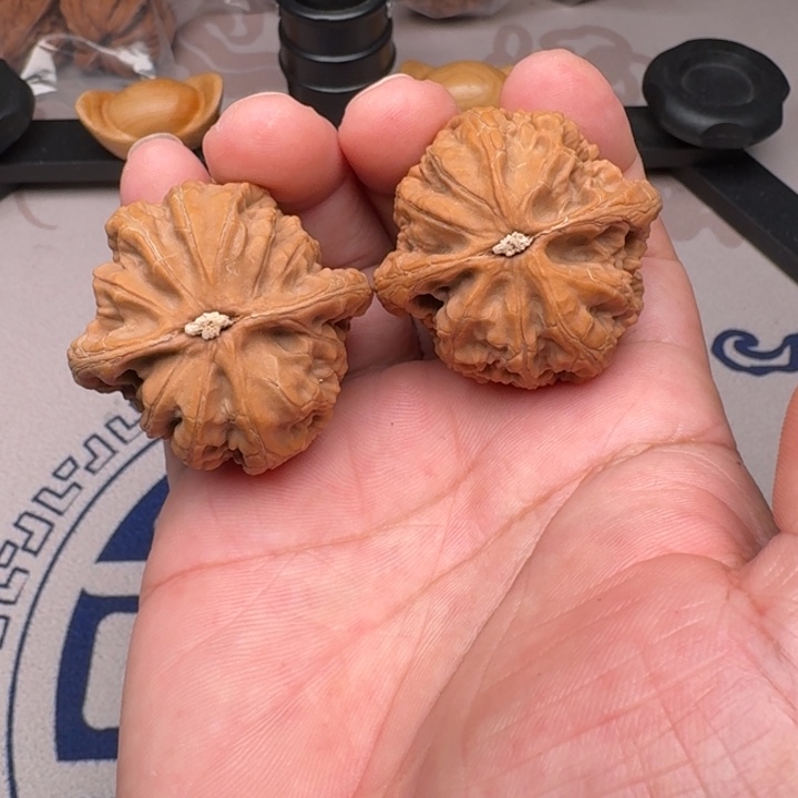 桃核把件鸭蛋虎43+尺21