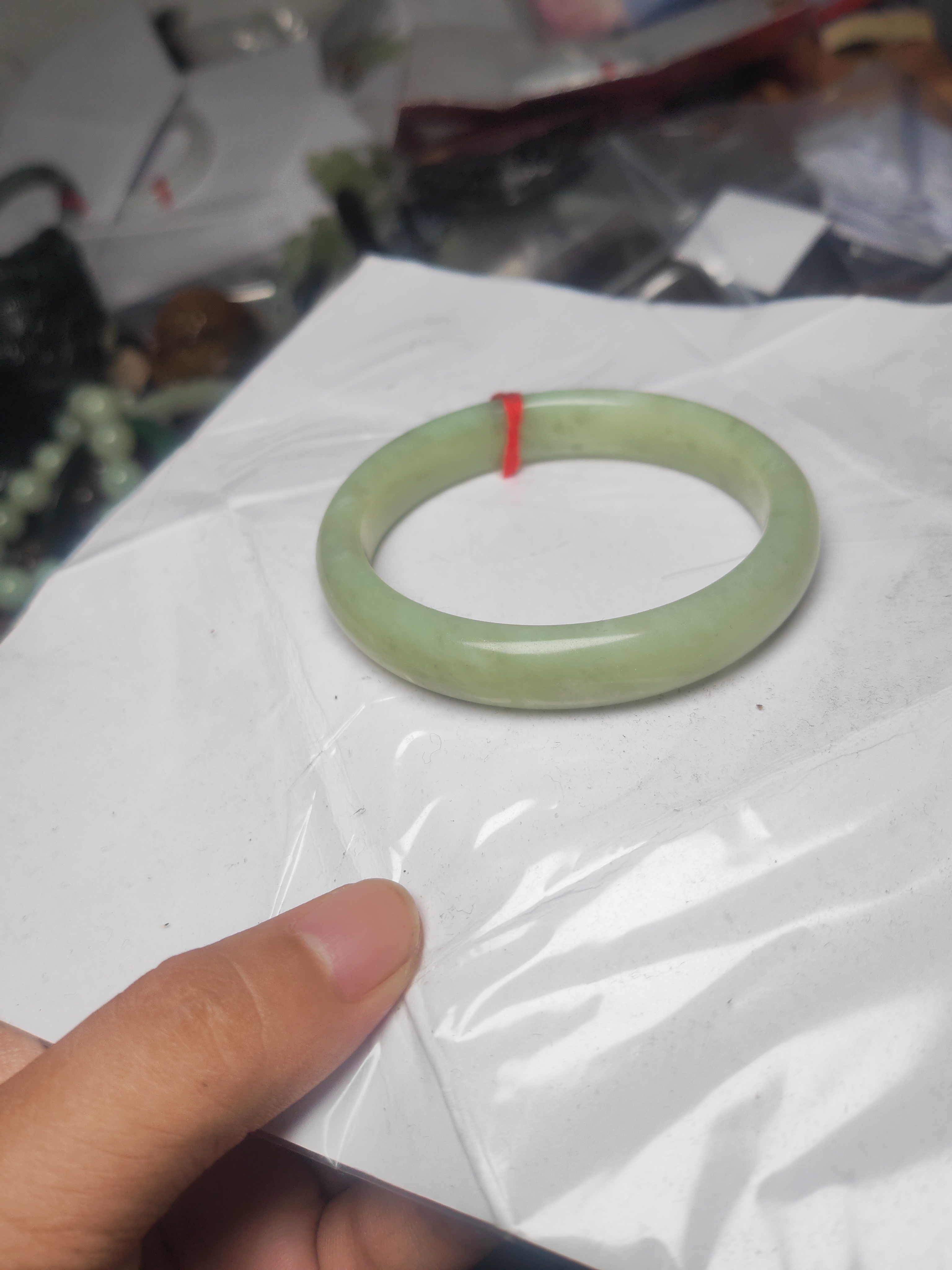 岫岩黄白老玉手镯口经62微瑕特价