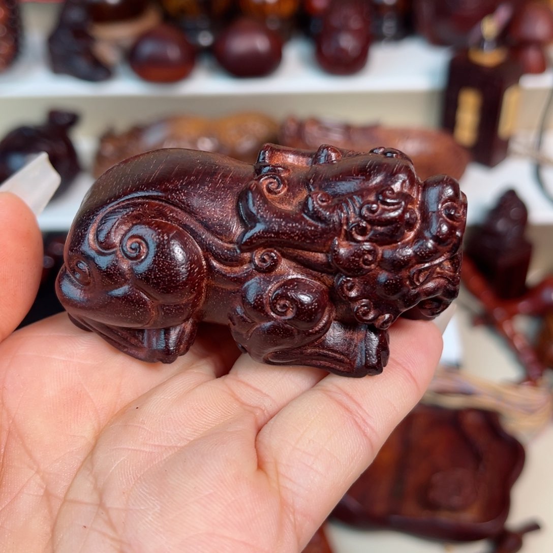 檀香紫檀（小叶紫檀）貔貅