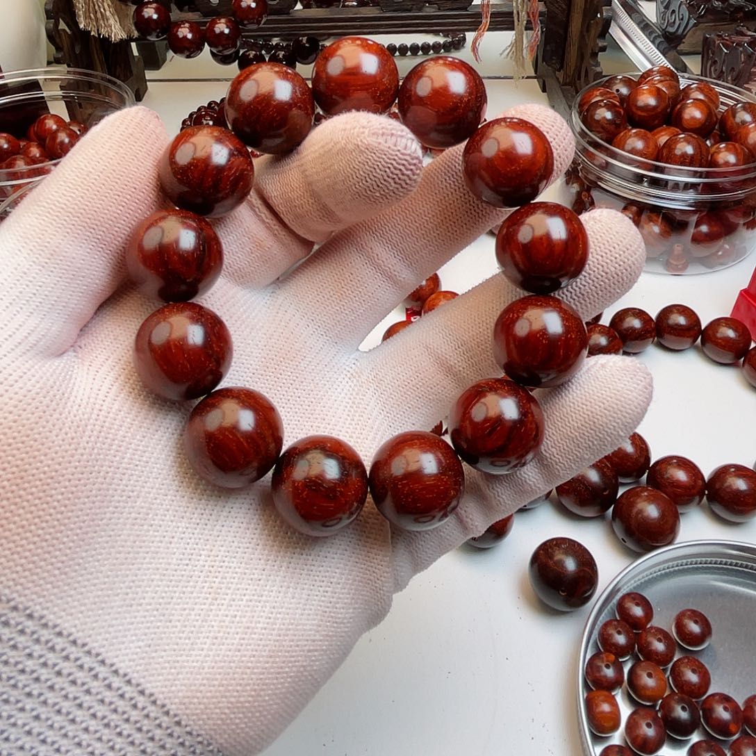 檀香紫檀（小叶紫檀）1**7