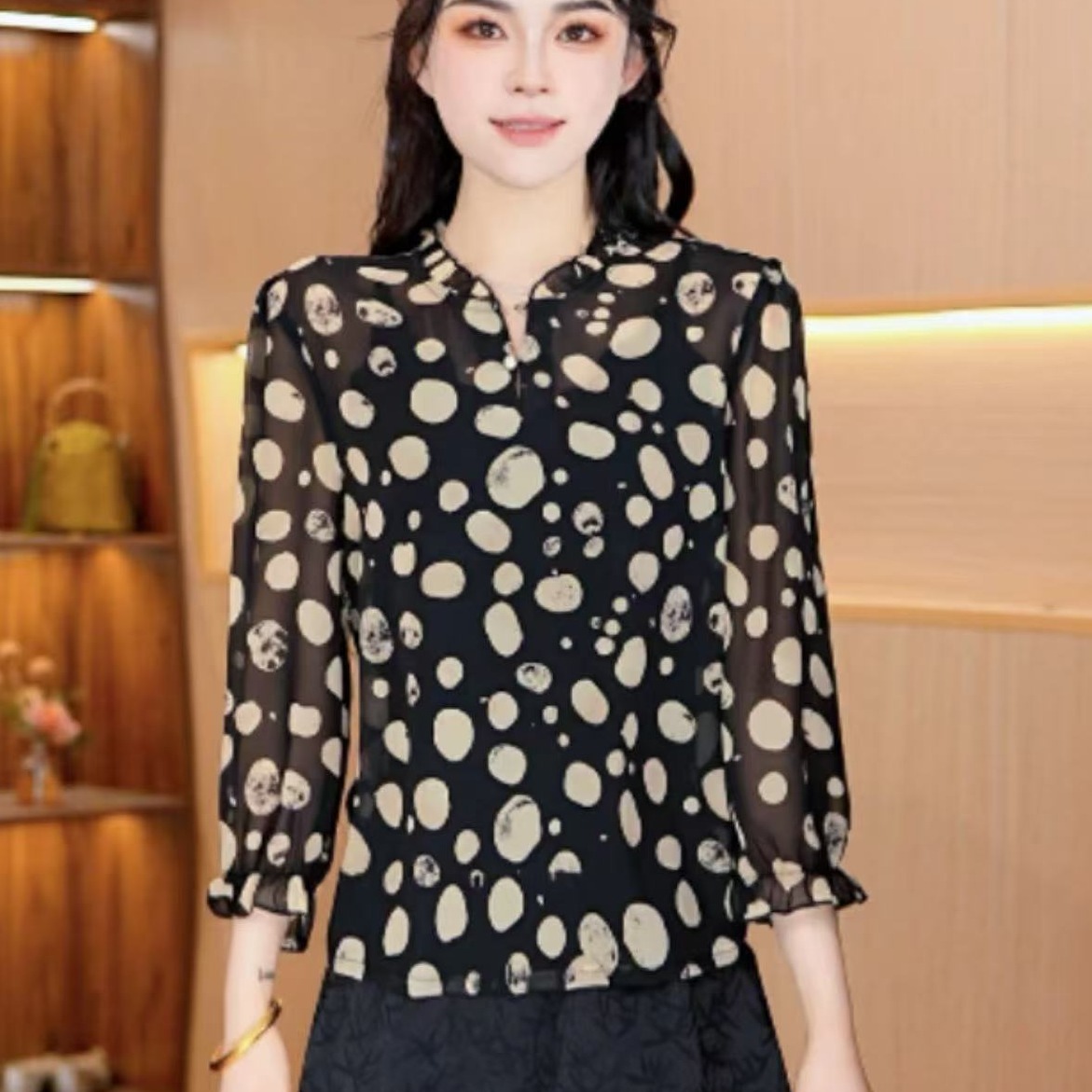 1556-18新款女士小衫