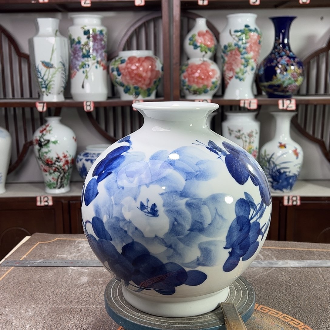 陶摆件景德镇陶瓷石青牡