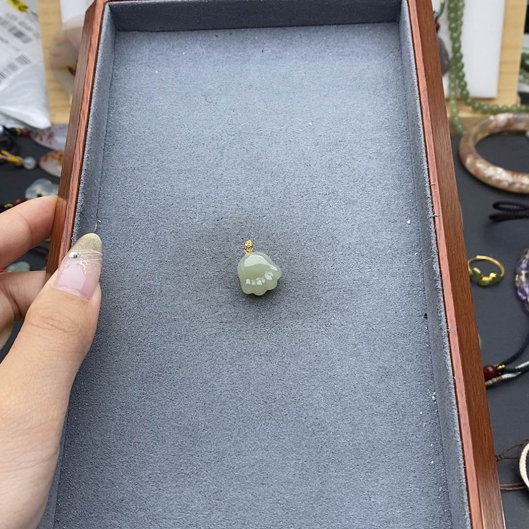 和田玉吊坠(不含链)18K金镶嵌