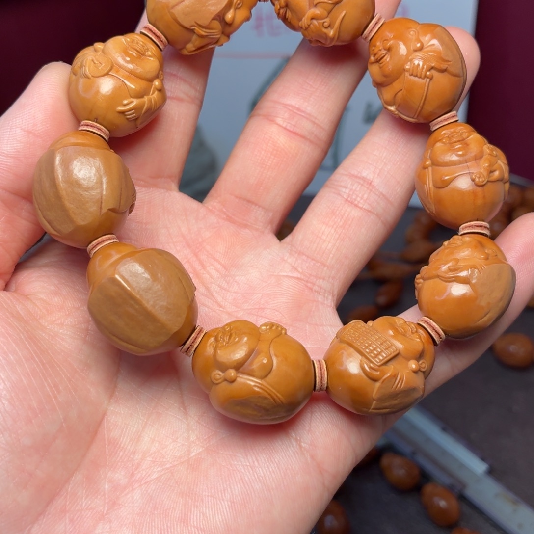 橄榄核吊坠包衣弥勒