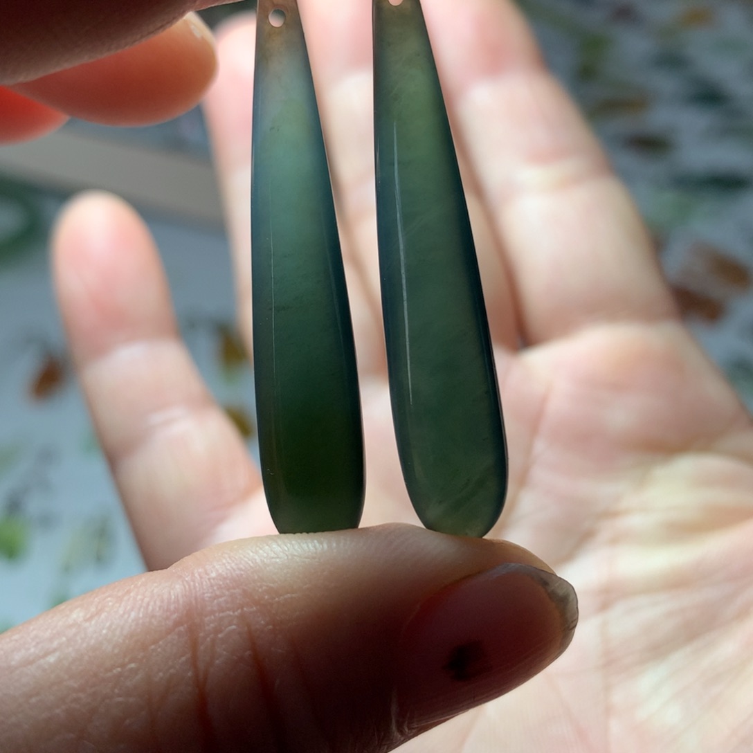 蛇纹石玉耳环未镶嵌