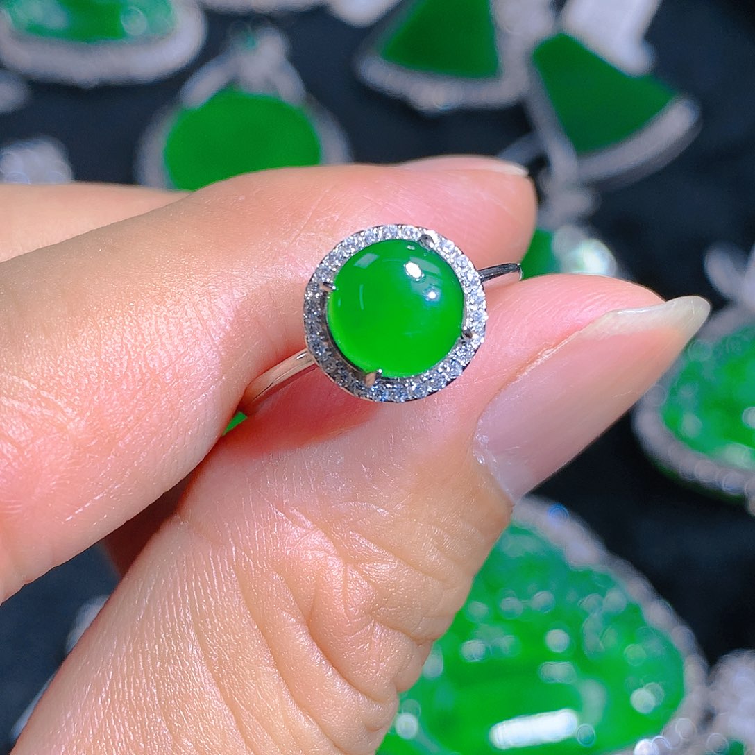 翡翠颈饰银S925镶嵌戒指