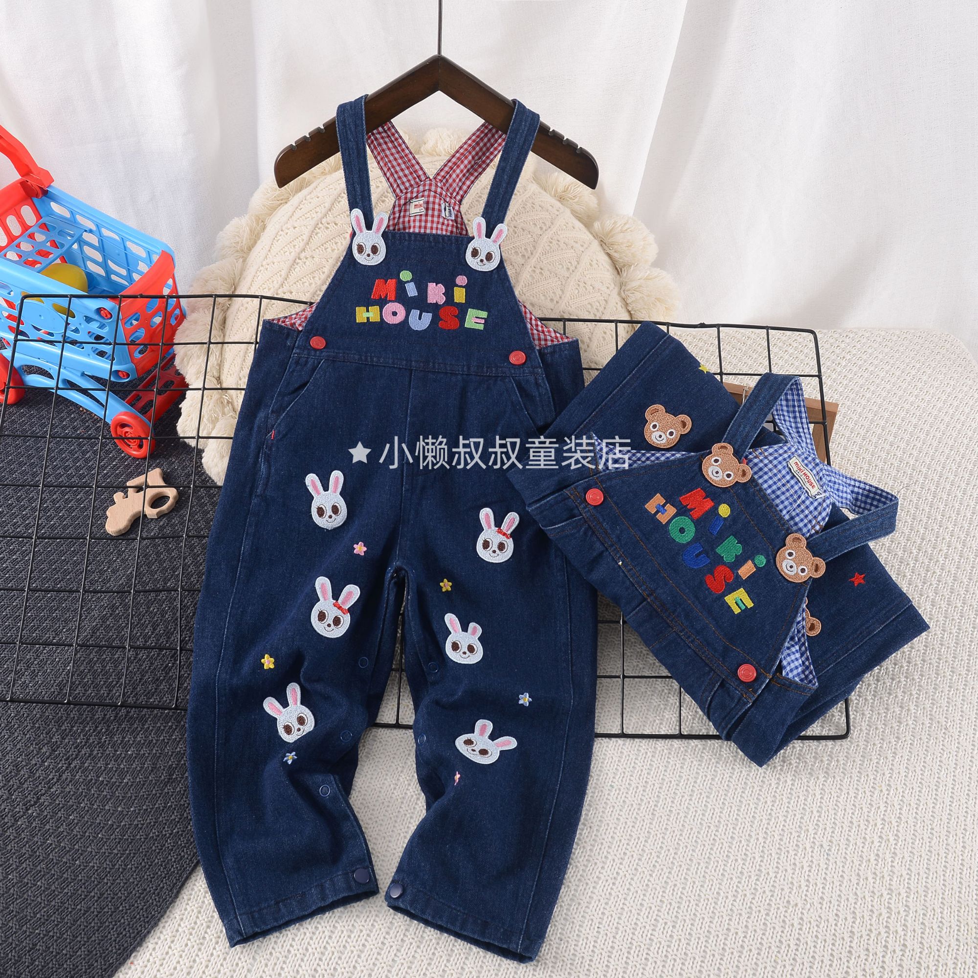 宝宝四季款重工满绣小兔小熊背带裤