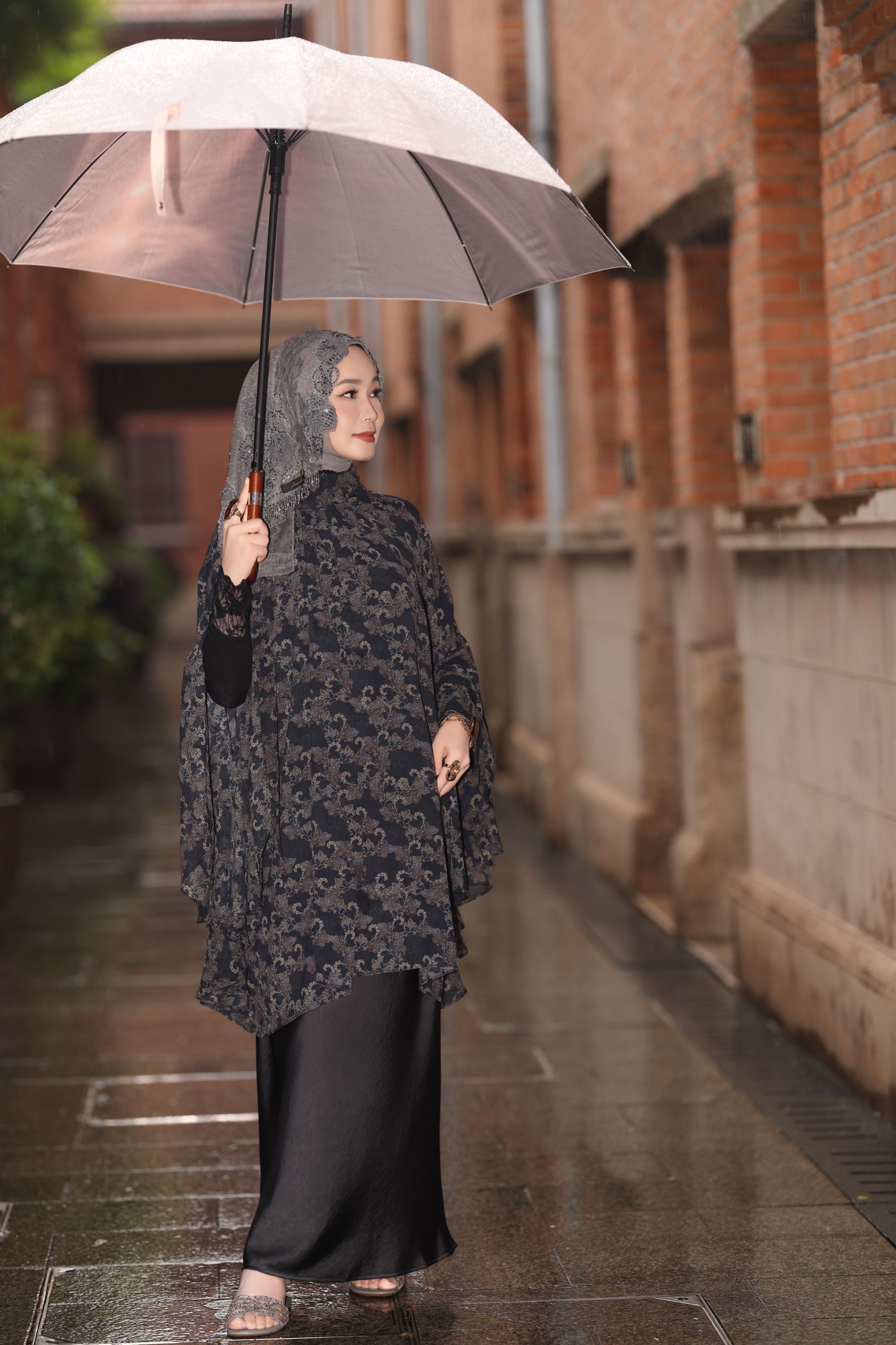 JIAMILA/嘉米拉宽摆法式上衣连衣裙  SY26010