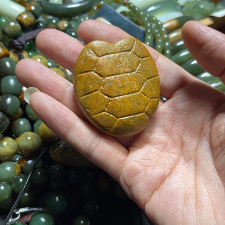 岫岩河磨玉（透闪石质玉）未镶嵌颈饰