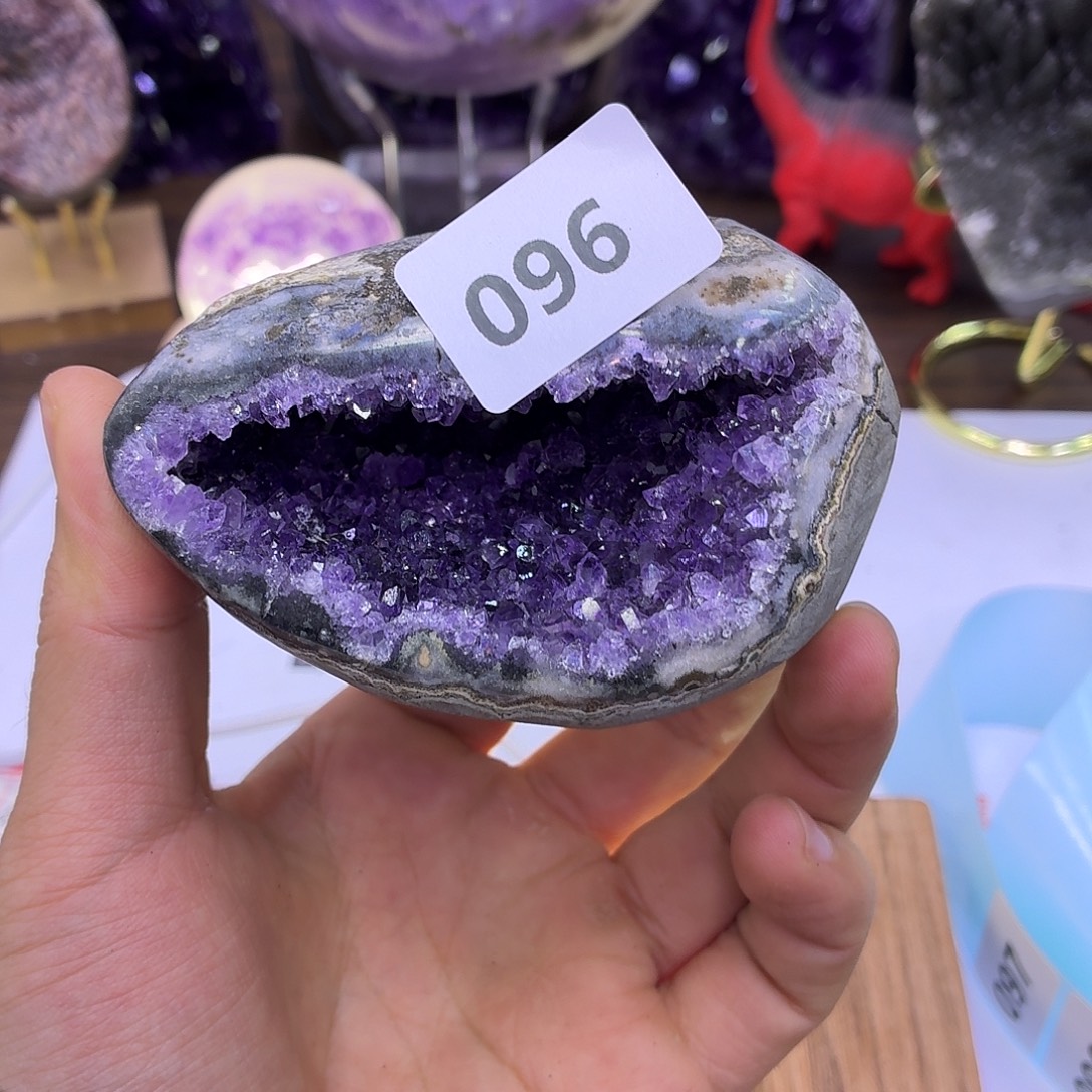 紫晶未镶嵌大型摆件（非配饰）