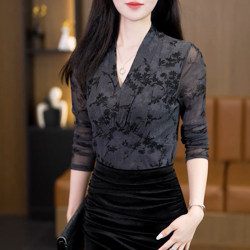 2025秋季新款印花长袖t恤女气质网纱打底衫百搭洋气遮肚显瘦上衣