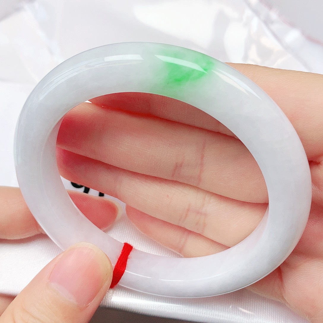 翡翠手镯未镶嵌抖音979