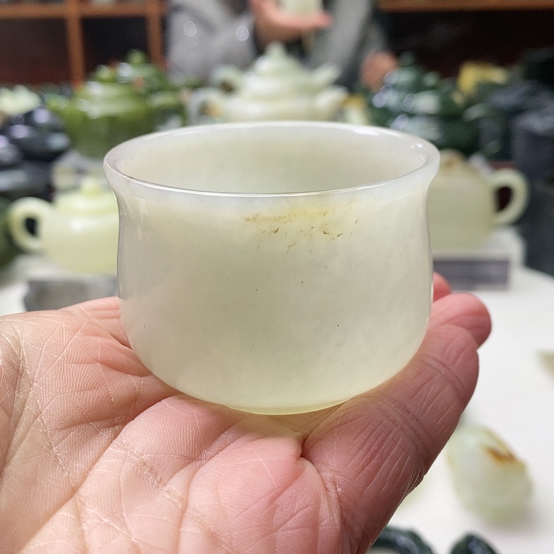 和田玉茶杯未镶嵌谢***娘