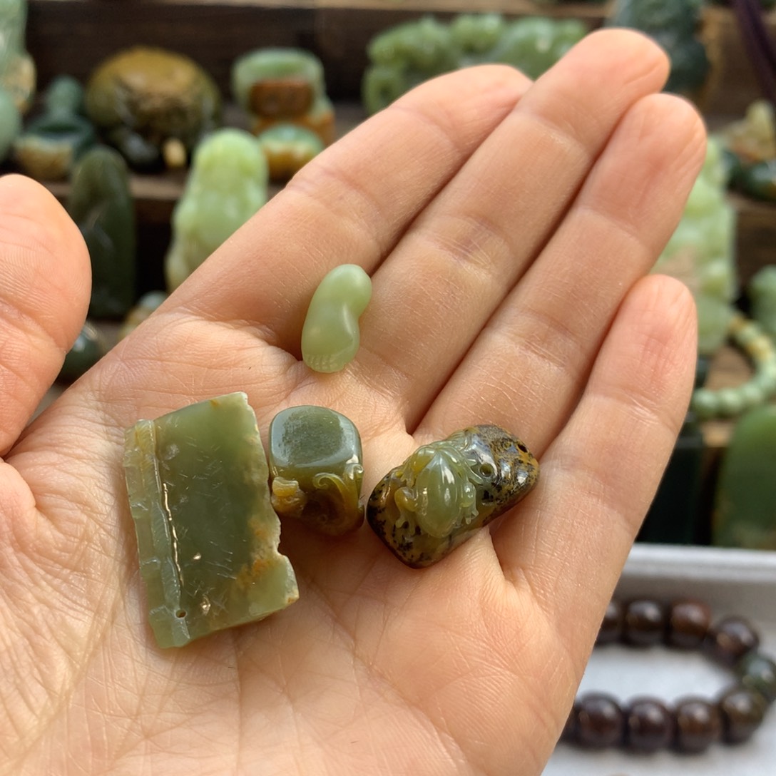 未镶嵌岫岩河磨玉（透闪石质玉）珠宝奇石七*