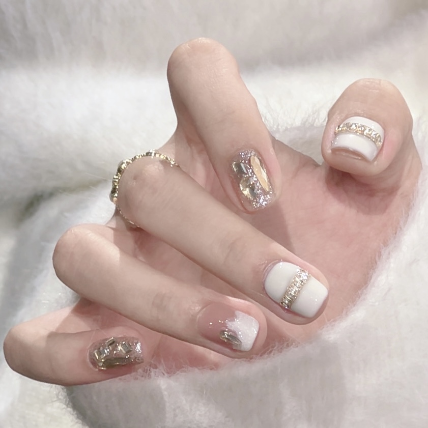 【雪色霜华】野世穿戴甲 雪白色带钻 秋冬氛围感法式美甲