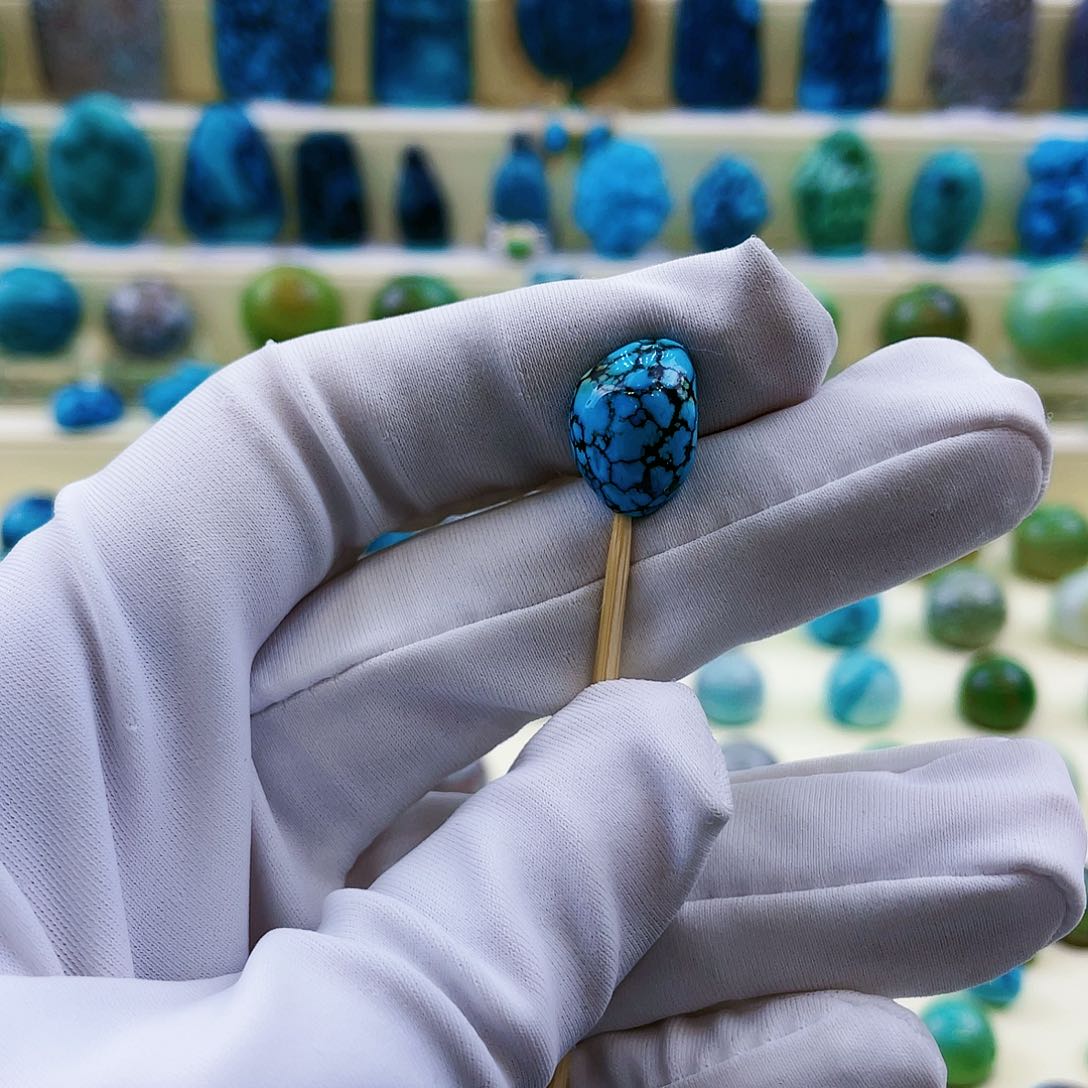 绿松石颈饰未镶嵌