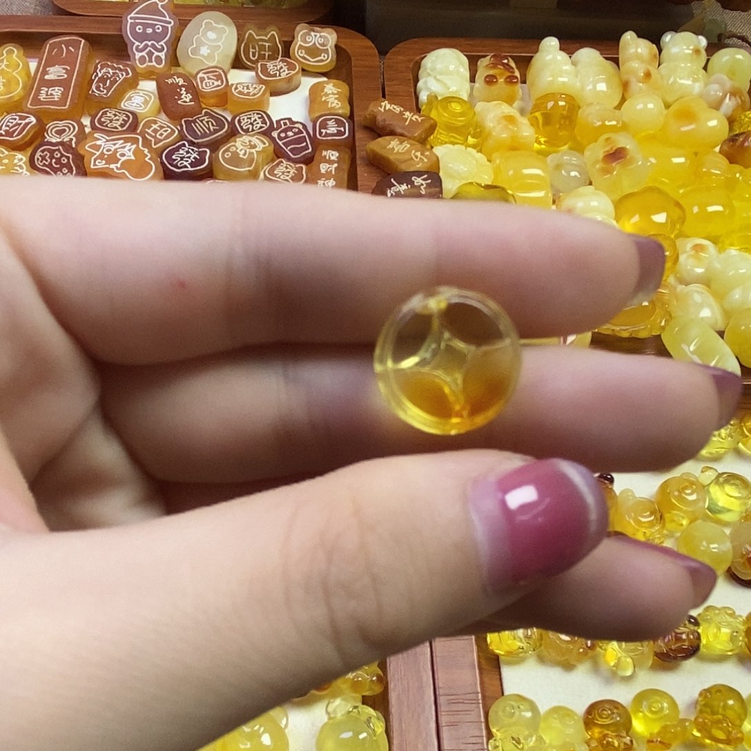 橄榄核吊坠小钱币