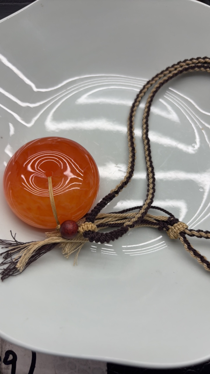 D281琥珀蜜蜡面包圈吊坠