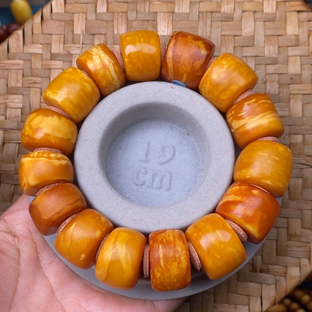 蜜蜡裸石未镶嵌蜜蜡