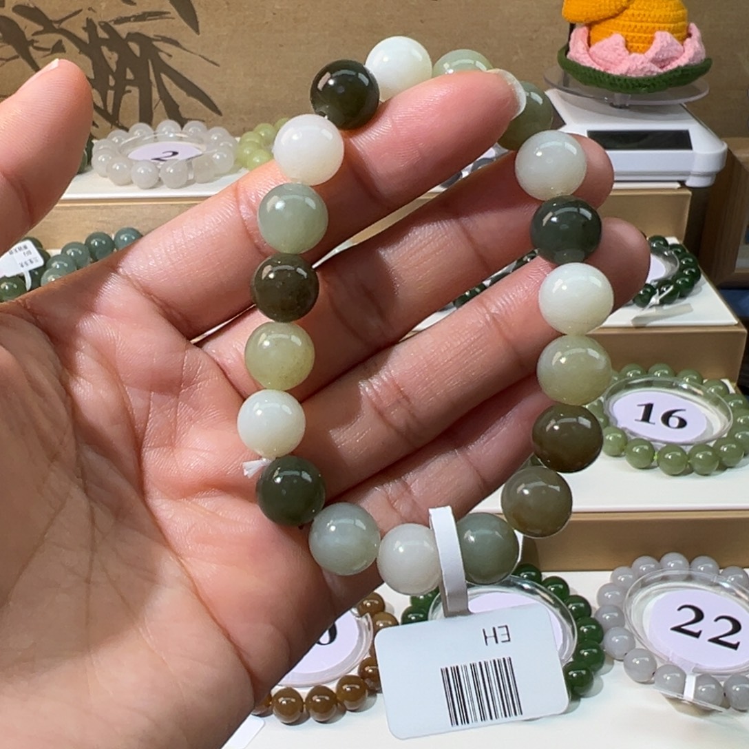 和田玉未镶嵌手串