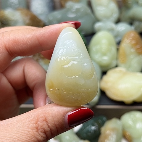 颈饰未镶嵌和田玉杨**青