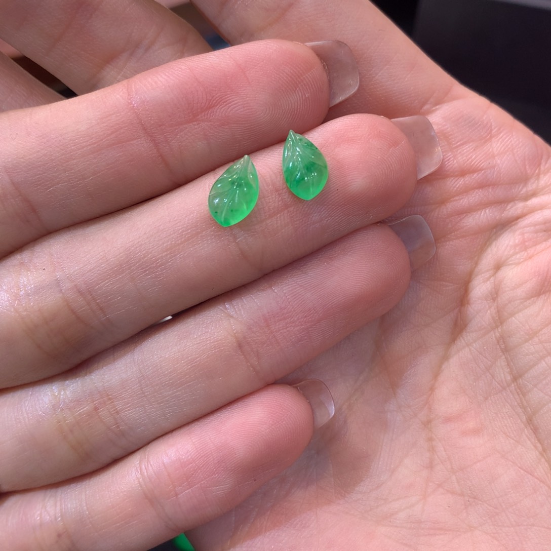 翡翠吊坠(不含链)未镶嵌豌*福翡翠叶子卡9左右