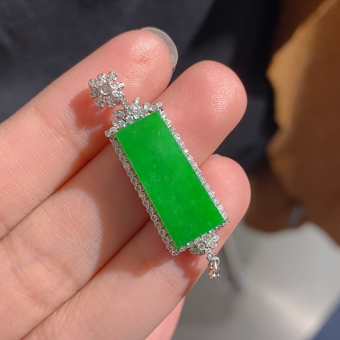 翡翠颈饰18K金镶嵌天然缅甸A货翡翠