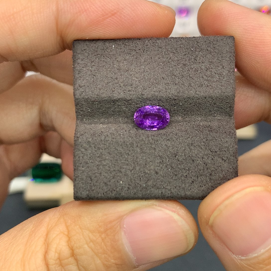彩色蓝宝石裸石1.03克拉紫蓝宝有棉