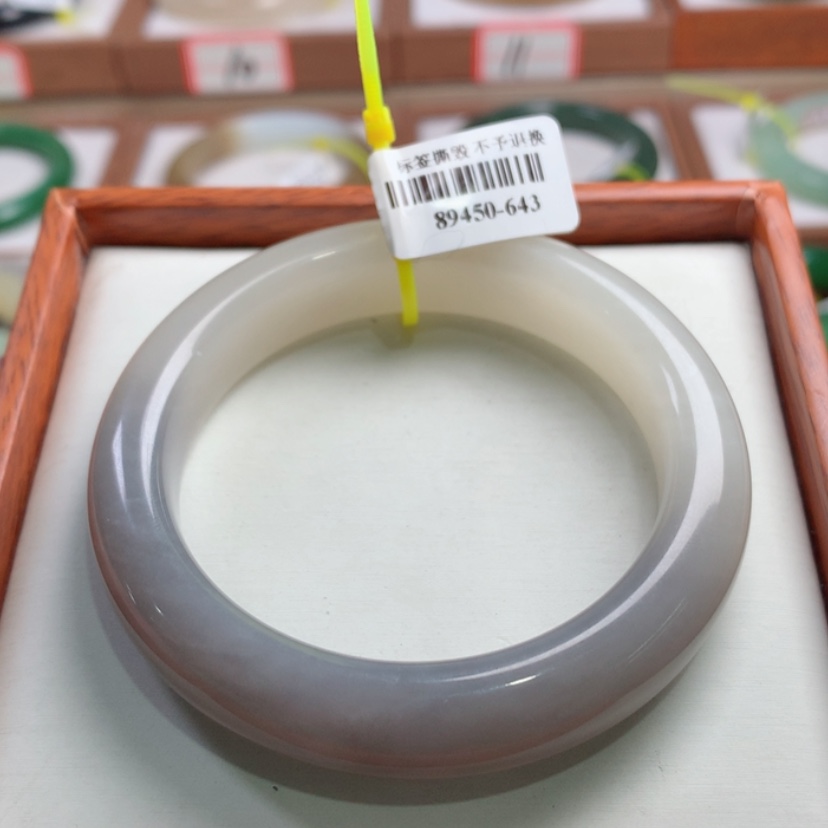 【闪购商品】和田玉手镯未镶嵌温**昔