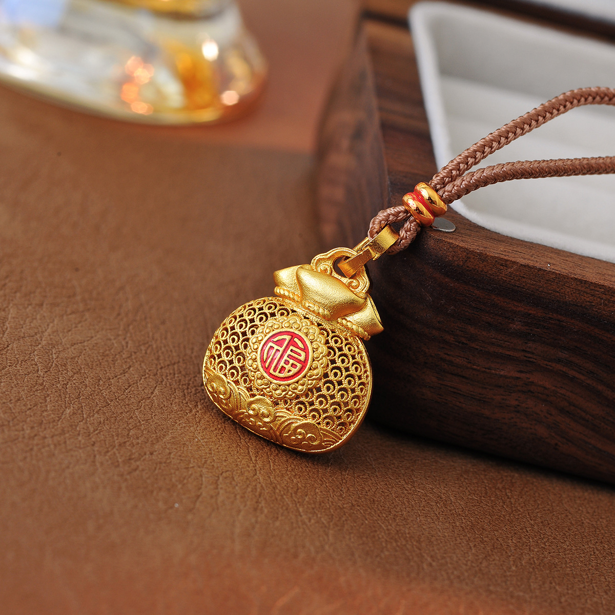 合金项链 1113杨幂款福袋项链极高雕花镂空新中式福袋毛衣链