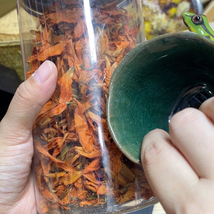 紫砂盖碗我们的目标是成为一个优秀的人和