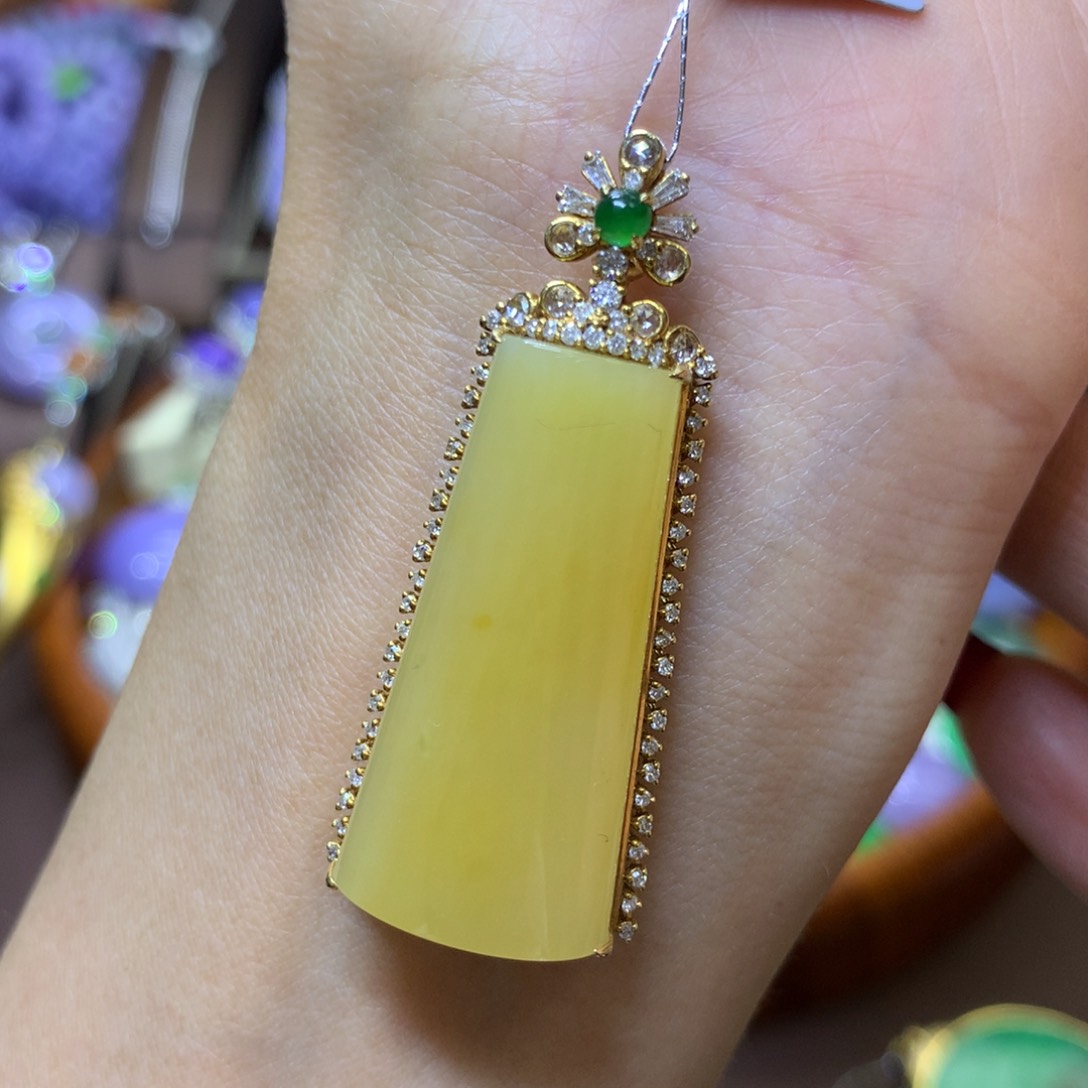 【闪购商品】翡翠颈饰18K金镶嵌翡翠