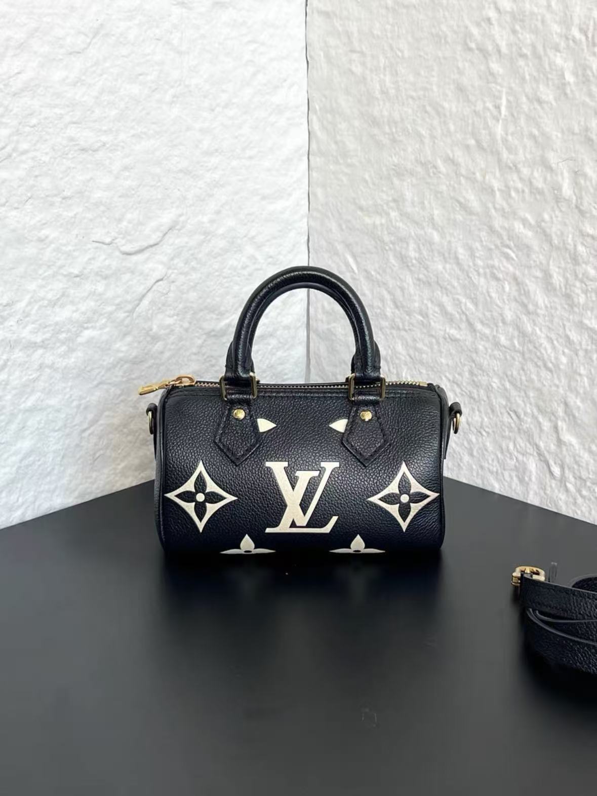 95新 LouisVuitton/路易威登 speedy nano 黑白全皮手提单肩斜挎