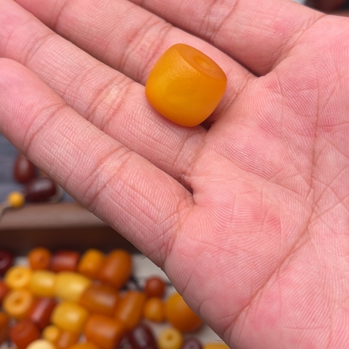 全***司琥珀未镶嵌裸石蜜蜡墩子