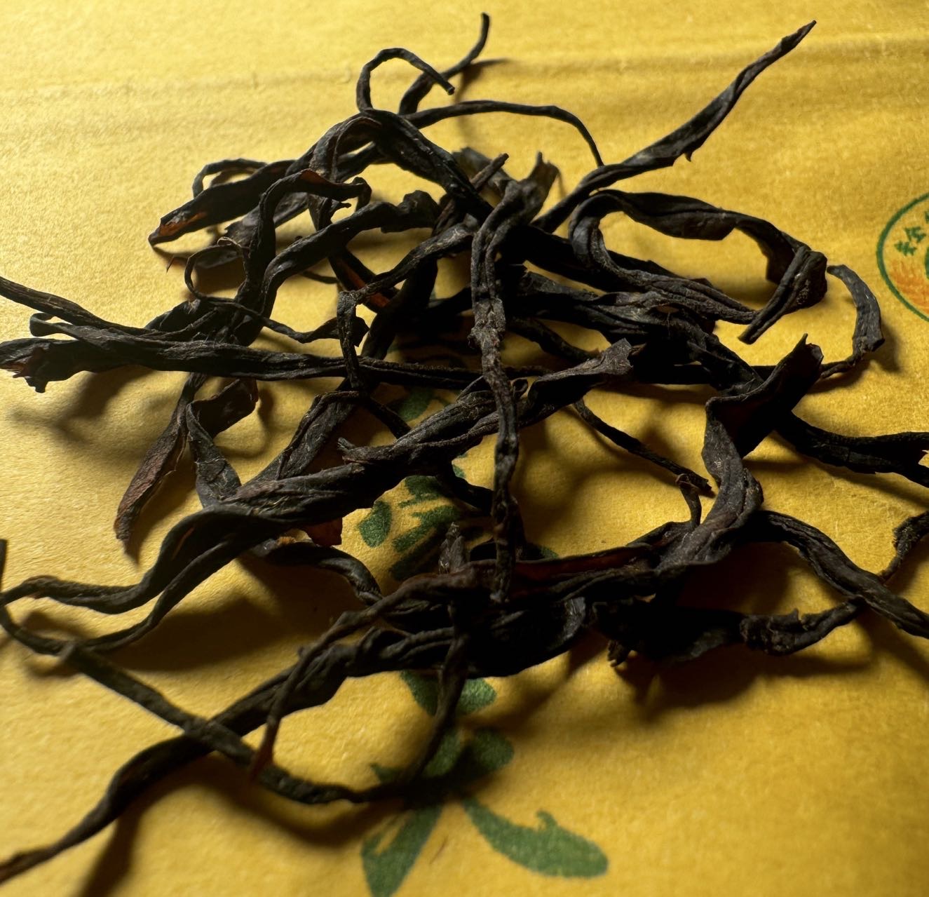 贵州沿河自家种植高山云雾生态黄金芽老红茶顺丰包邮