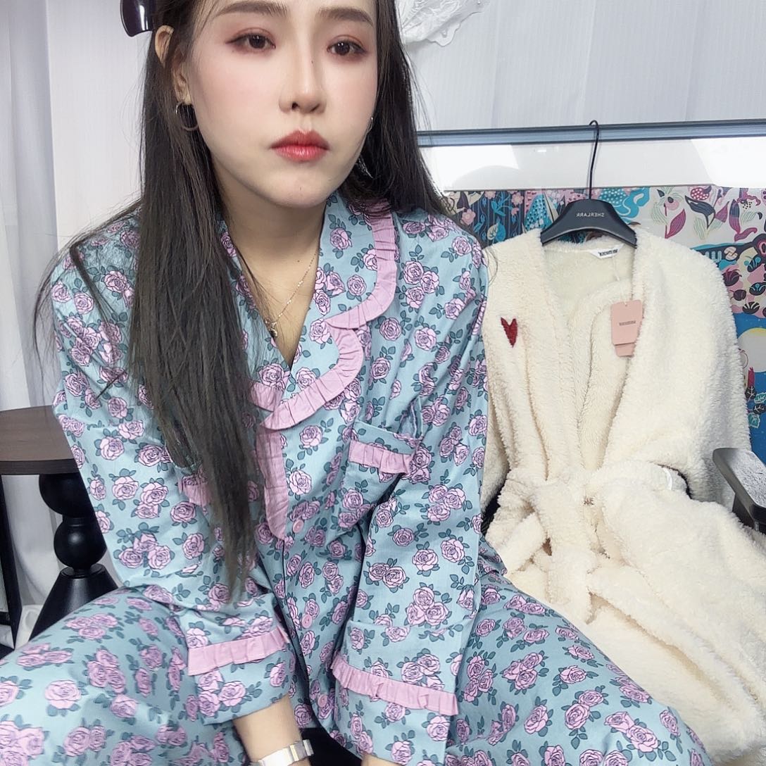 米***三醋酯纤维乌拉拉套装