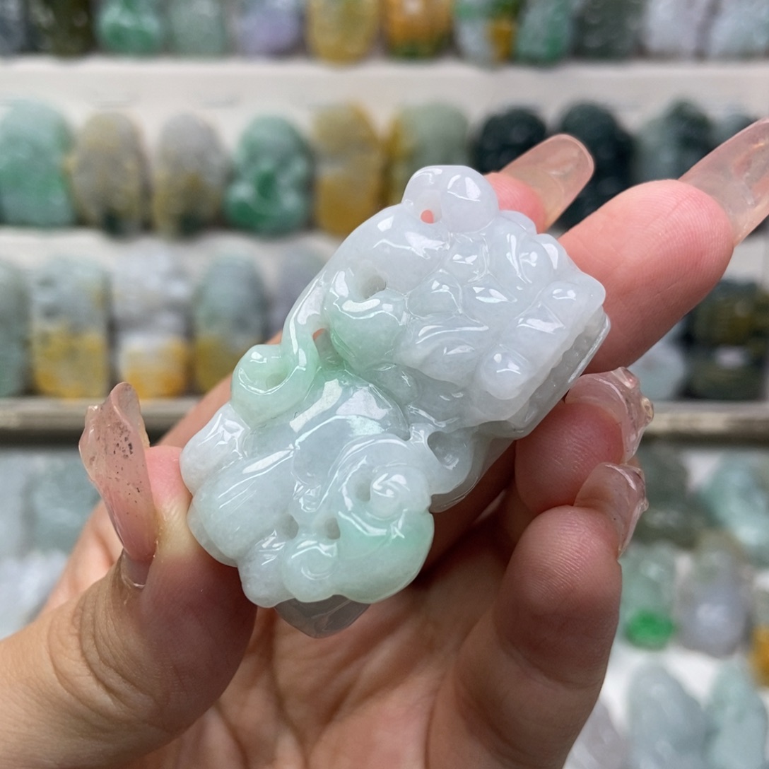 吊坠(赠链)未镶嵌翡翠