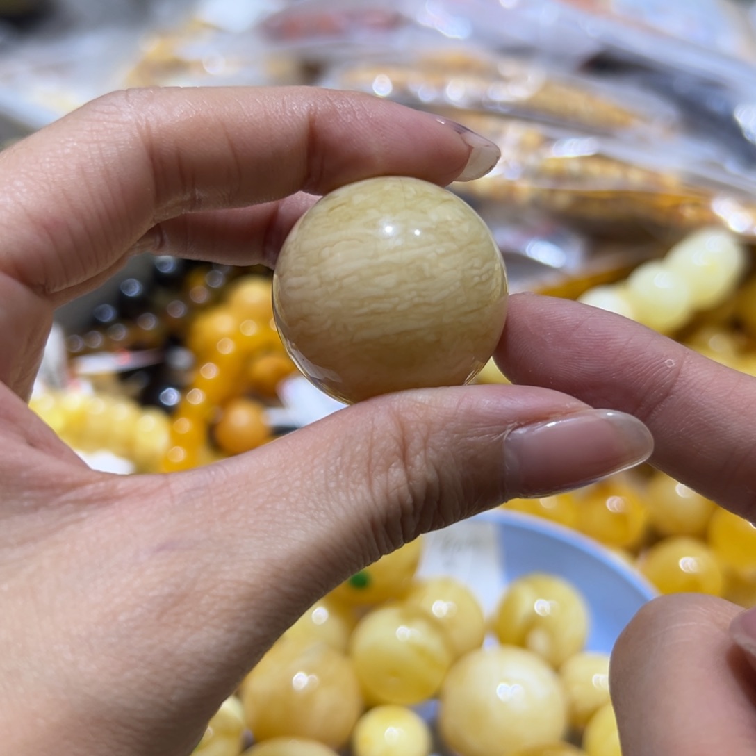 琥珀珠宝奇石未镶嵌