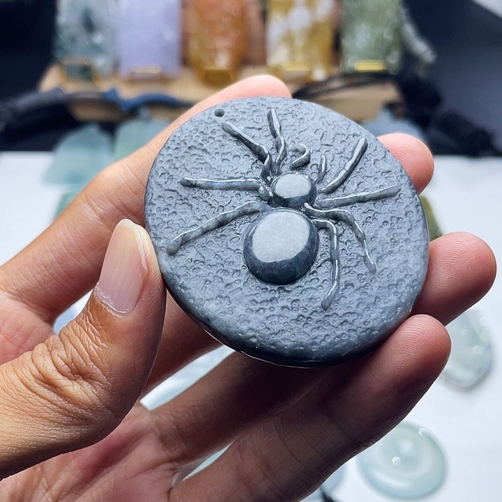 颈饰未镶嵌翡翠翡翠乌鸡知足常乐