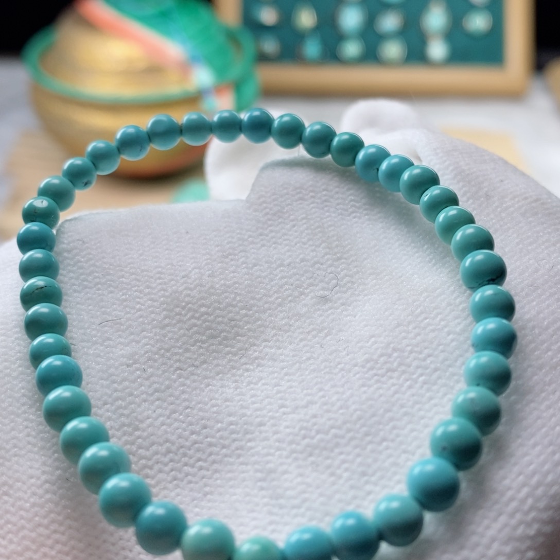 绿松石颈饰未镶嵌