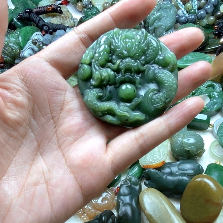 颈饰未镶嵌和田玉
