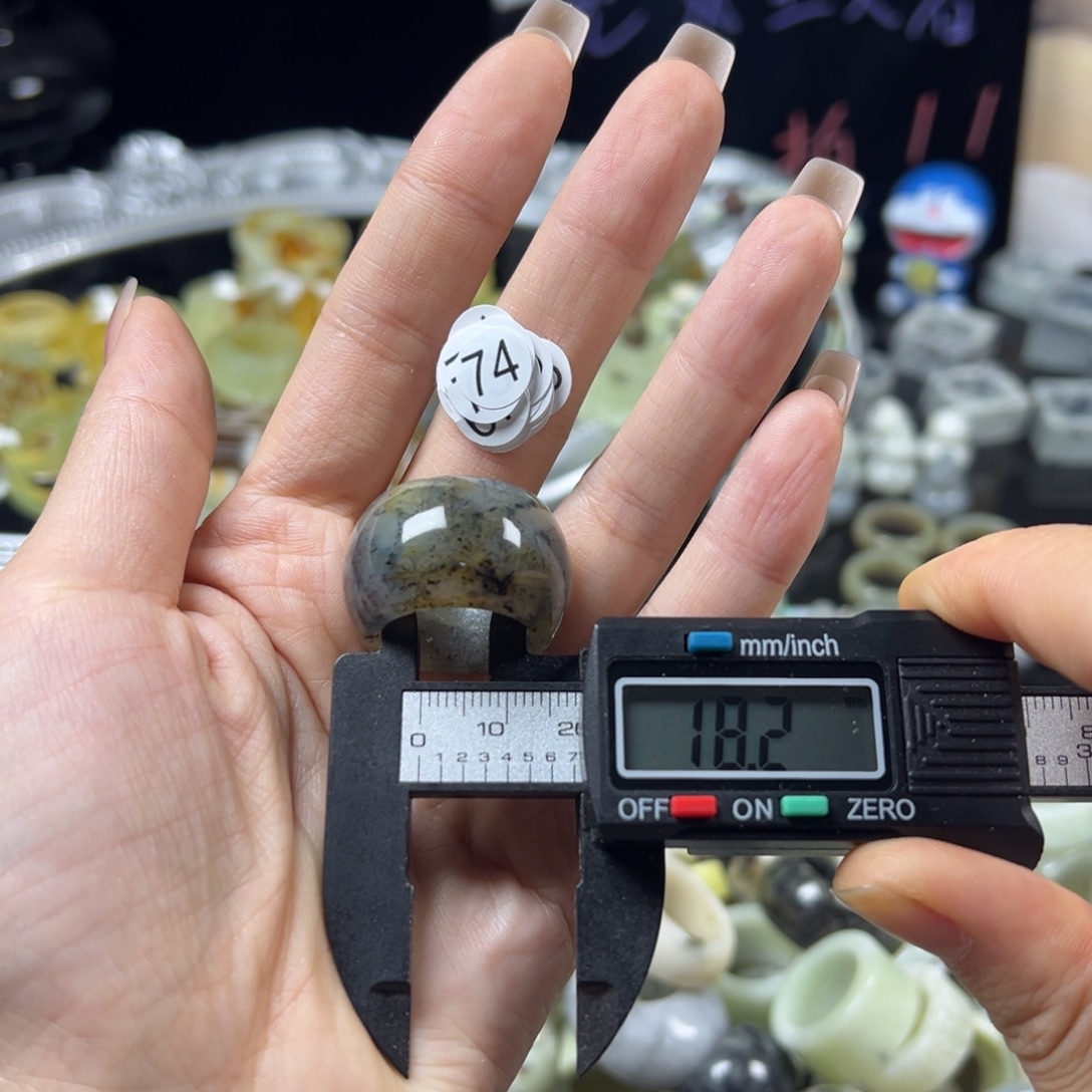 蛇纹石玉未镶嵌戒指