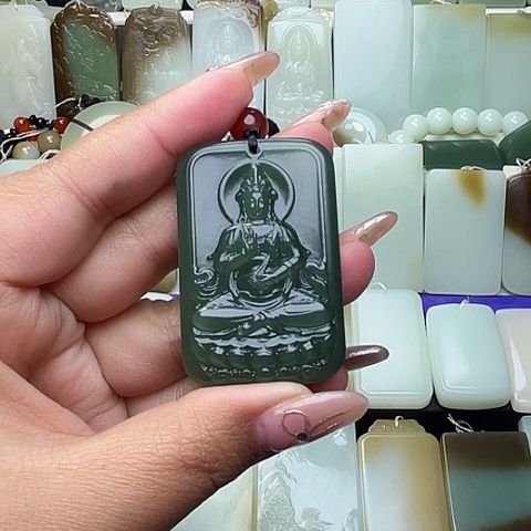 颈饰未镶嵌和田玉