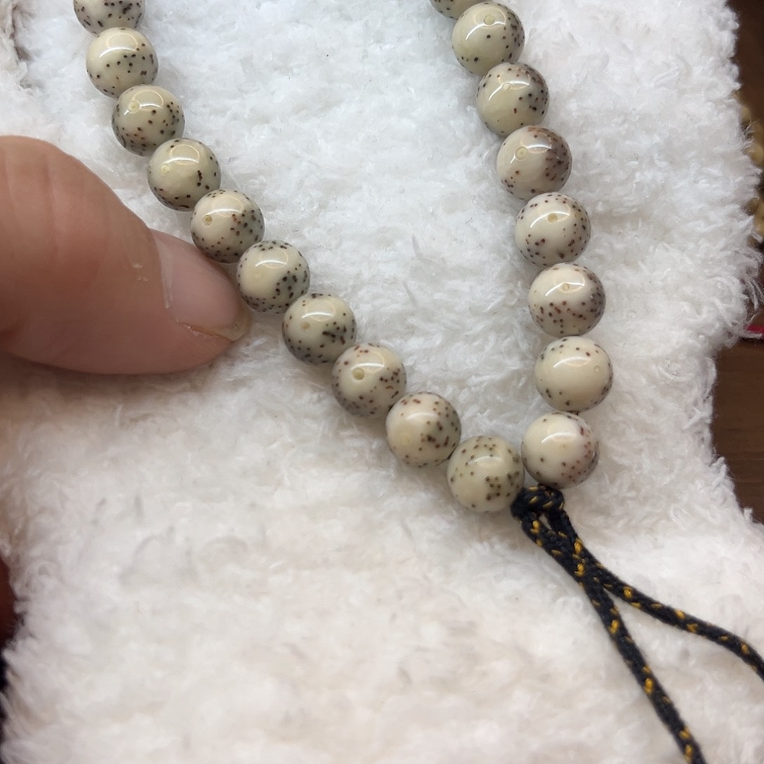 星月菩提手串和**佳9圆珠头条