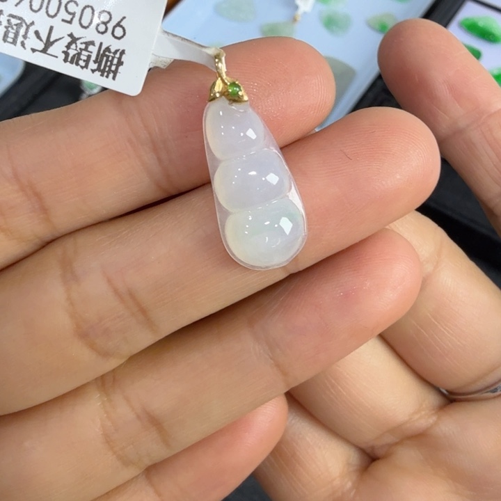 翡翠颈饰18K金镶嵌福豆