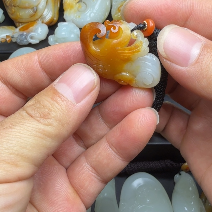 和田玉（糖玉）未镶嵌颈饰